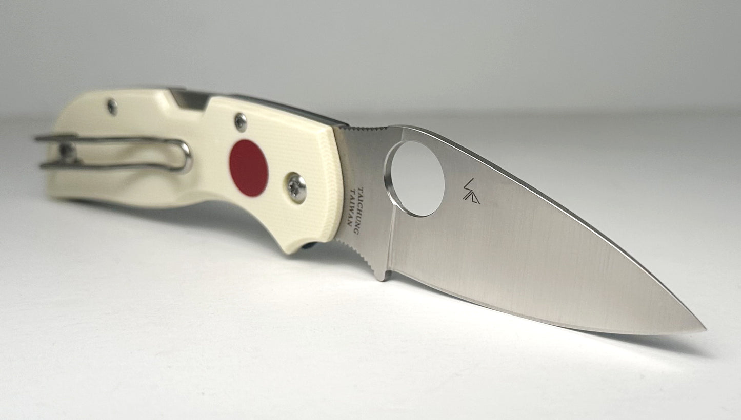 Spyderco Chaparral Sun & Moon C152GSMP Pre-Owned - Satin 2.8" CTS-XHP Leaf-Shaped Blade & Black/White G-10 Handle Scales w/ Mother of Pearl Inlay - Lockback w/ Thumb Hole | Made in Taiwan
