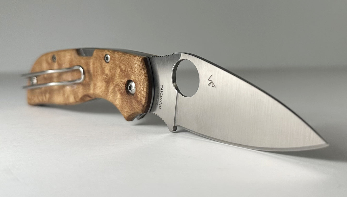 Spyderco Chaparral Maple C152WDP Pre-Owned - Satin 2.8" CTS-XHP Leaf-Shaped Blade & Birdseye Maple Wood Handle Scales - Lockback w/ Round Hole | Made in Taiwan