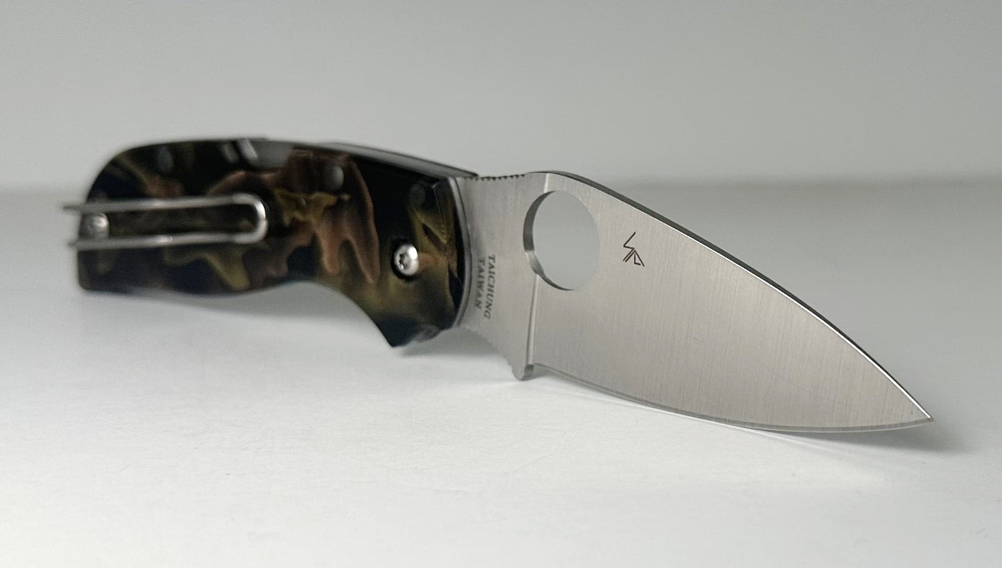 Spyderco Chaparral Raffir Noble C152RNP Pre-Owned - Satin 2.8" CTS-XHP Leaf Shaped Blade & Raffir Noble Epoxy Resin Composite Handle Scales - Lockback Folder w/ Round Thumb Hole | Made in Taiwan