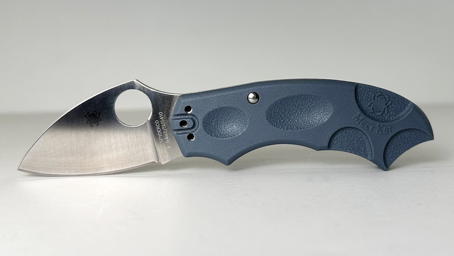 Spyderco Meerkat Sprint Run C64PBLE Pre-Owned - Satin 2.02" V-Toku2 Leaf Blade & Blue/Gray FRN Handle Scales - Phantom Lock w/ Thumb Hole | Made in Japan