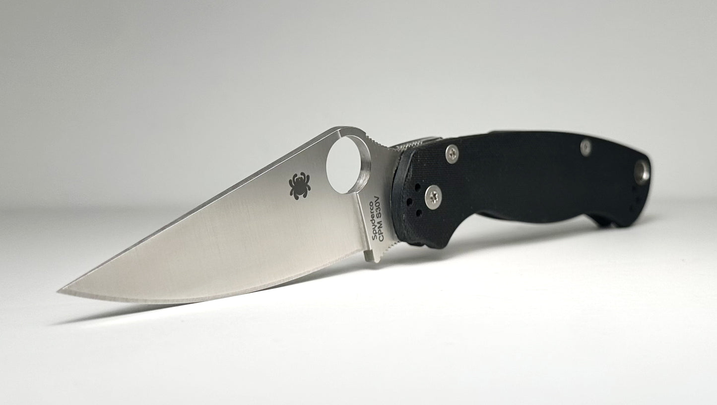 Spyderco Paramilitary 2 C81GP2 Pre-Owned - Satin 3.45" CPM-S30V Leaf-Shaped Blade & Black G-10 Handle Scales - Compression Lock w/ Round Thumb Hole | Made in USA