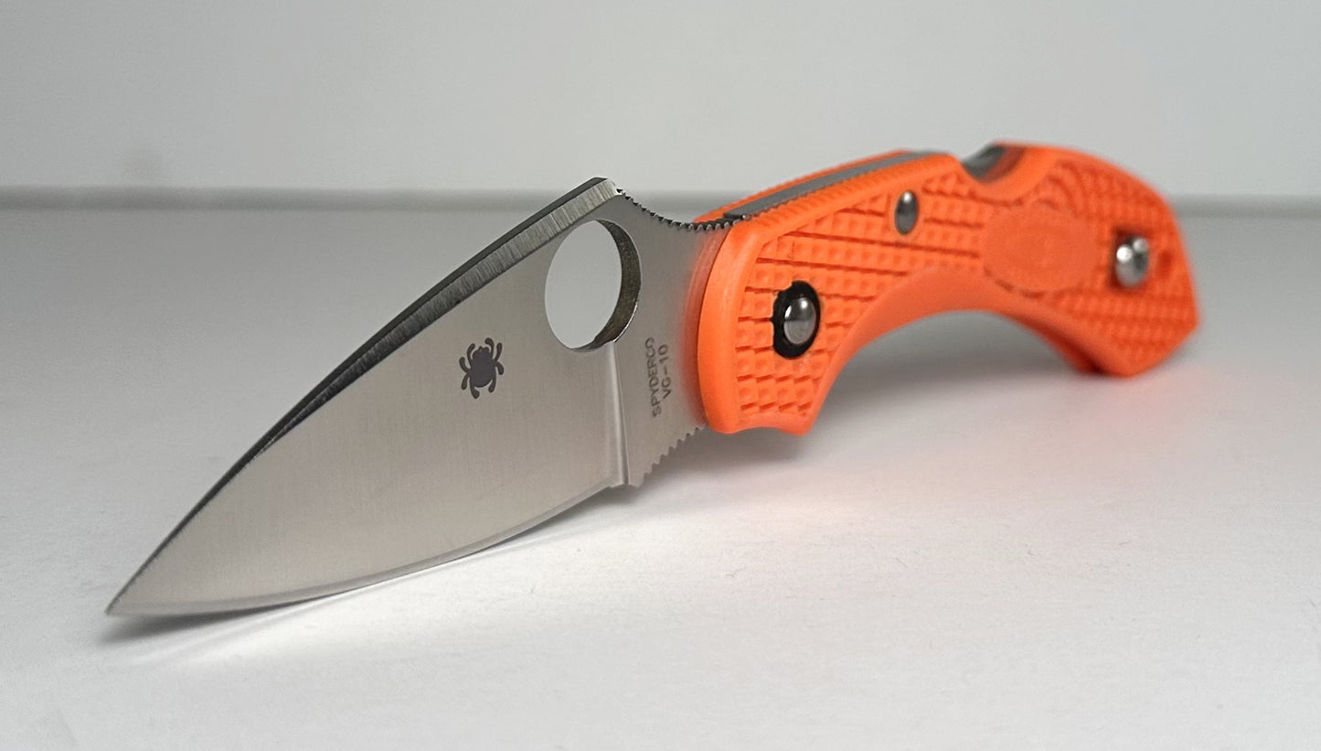 Spyderco Dragonfly 2 C28POR2 Pre-Owned - Satin 2.3" VG-10 Drop Point Blade & Orange FRN Handle Scales - Lockback w/ Round Thumb Hole | Made in Japan