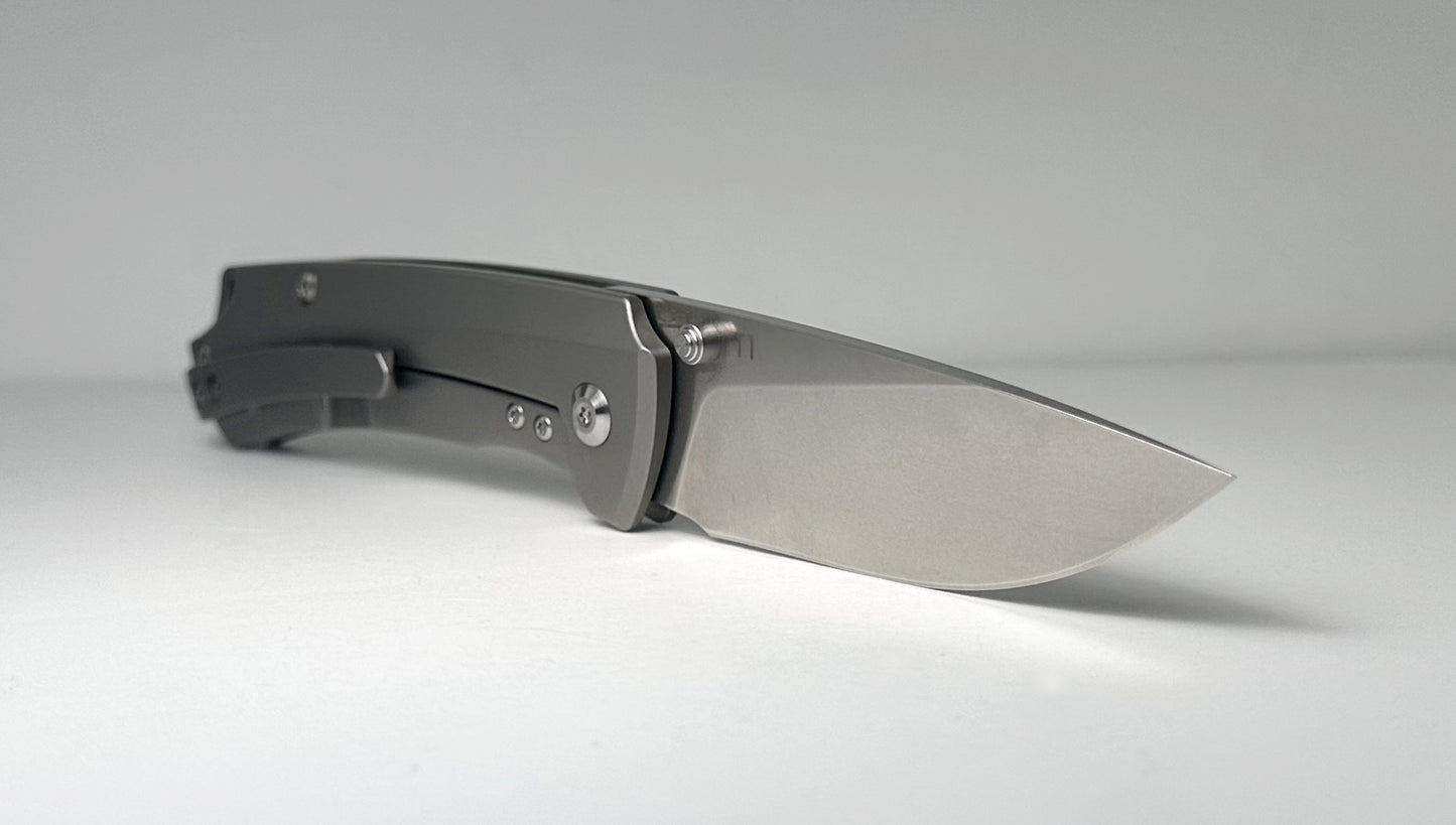 Kizer | Uli Hennicke T1 Ki3490 Pre-Owned - Stonewash 3.25" CPM-S35VN Drop Point Blade & 6AL4V Titanium Handle - Ti Frame Lock w/ Dual Studs | Made in China