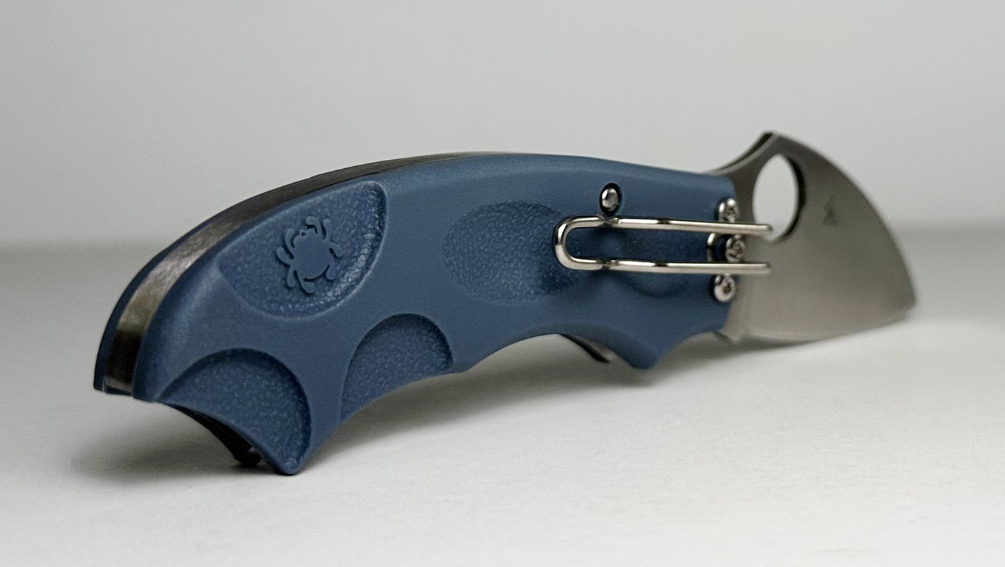Spyderco Meerkat Sprint Run C64PBLE Pre-Owned - Satin 2.02" V-Toku2 Leaf Blade & Blue/Gray FRN Handle Scales - Phantom Lock w/ Thumb Hole | Made in Japan