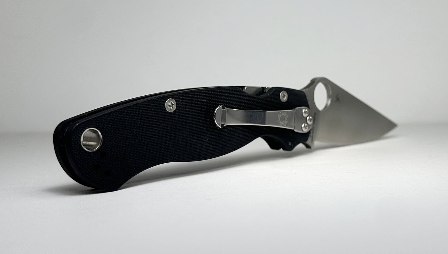 Spyderco Paramilitary 2 C81GP2 Pre-Owned - Satin 3.45" CPM-S30V Leaf-Shaped Blade & Black G-10 Handle Scales - Compression Lock w/ Round Thumb Hole | Made in USA