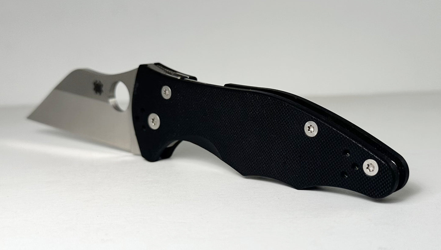 Spyderco Yojimbo 2 C85GP2 Pre-Owned - Satin 3.2" CPM-S30V Wharncliffe Blade & Black G-10 Handle Scales - Compression Lock w/ Round Hole | Made in USA