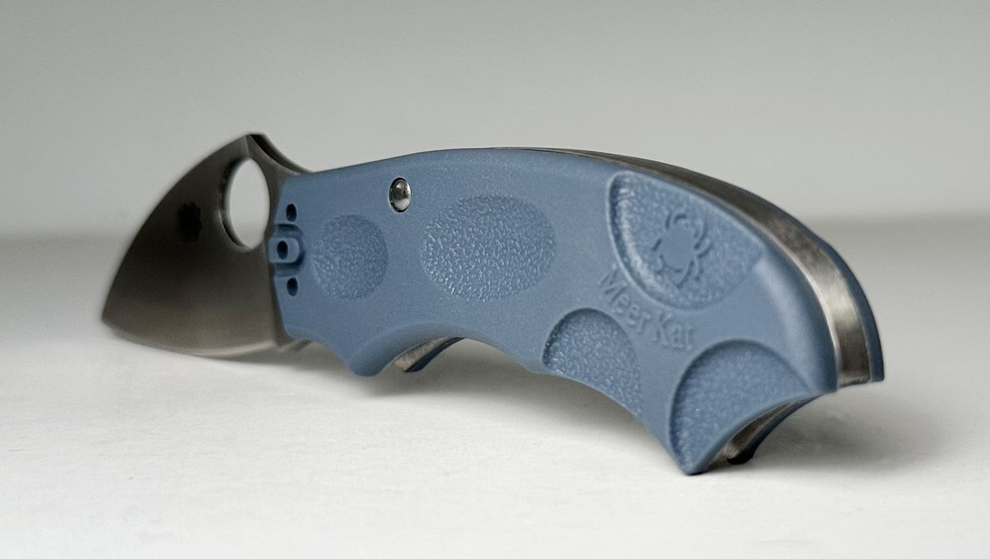 Spyderco Meerkat Sprint Run C64PBLE Pre-Owned - Satin 2.02" V-Toku2 Leaf Blade & Blue/Gray FRN Handle Scales - Phantom Lock w/ Thumb Hole | Made in Japan