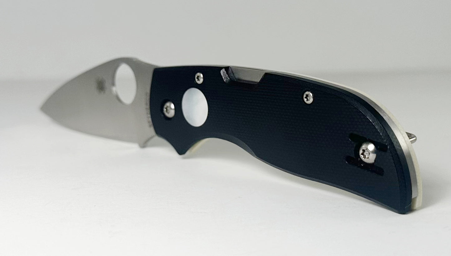 Spyderco Chaparral Sun & Moon C152GSMP Pre-Owned - Satin 2.8" CTS-XHP Leaf-Shaped Blade & Black/White G-10 Handle Scales w/ Mother of Pearl Inlay - Lockback w/ Thumb Hole | Made in Taiwan
