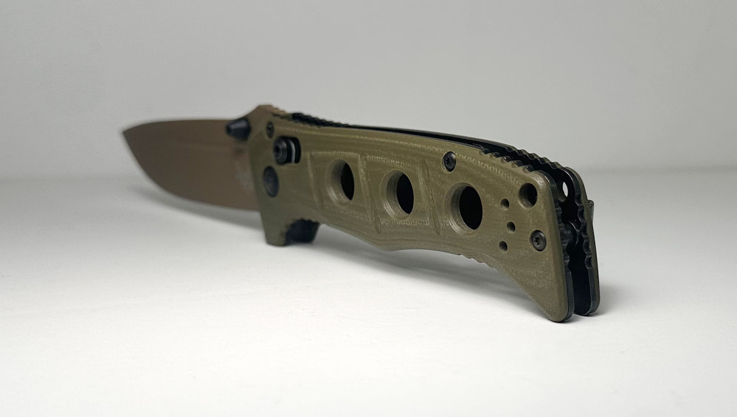 Benchmade Mini Adamas 273FE-2 Pre-Owned - FDE Flat Dark Earth 3.25" CPM CruWear Drop Point Blade & OD Green G-10 Handle Scales - AXIS Bar-Lock Folder | Made in USA