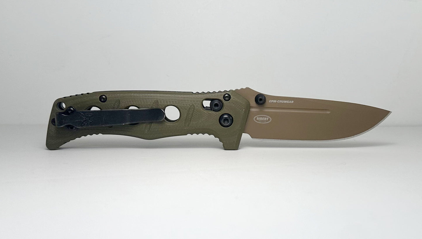 Benchmade Mini Adamas 273FE-2 Pre-Owned - FDE Flat Dark Earth 3.25" CPM CruWear Drop Point Blade & OD Green G-10 Handle Scales - AXIS Bar-Lock Folder | Made in USA