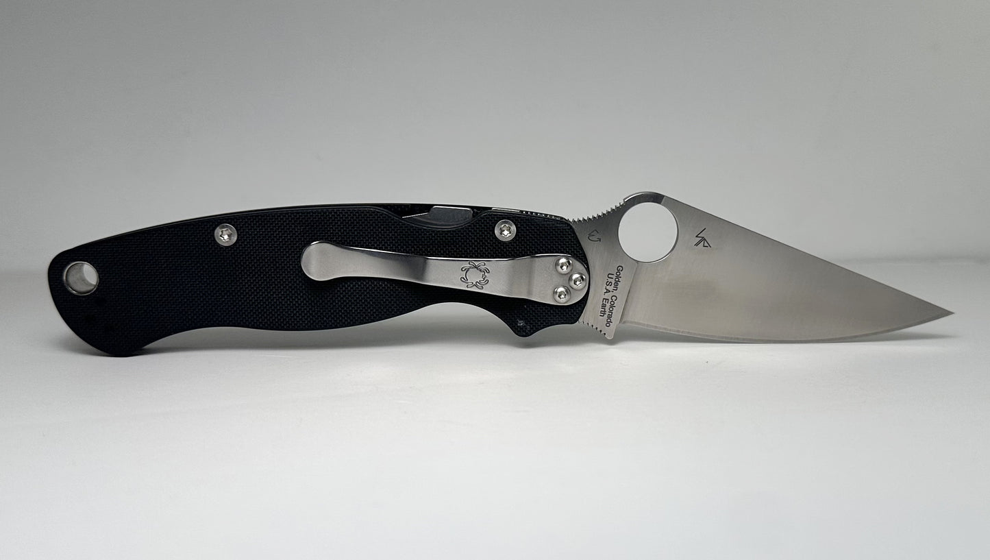Spyderco Paramilitary 2 C81GP2 Pre-Owned - Satin 3.45" CPM-S30V Leaf-Shaped Blade & Black G-10 Handle Scales - Compression Lock w/ Round Thumb Hole | Made in USA