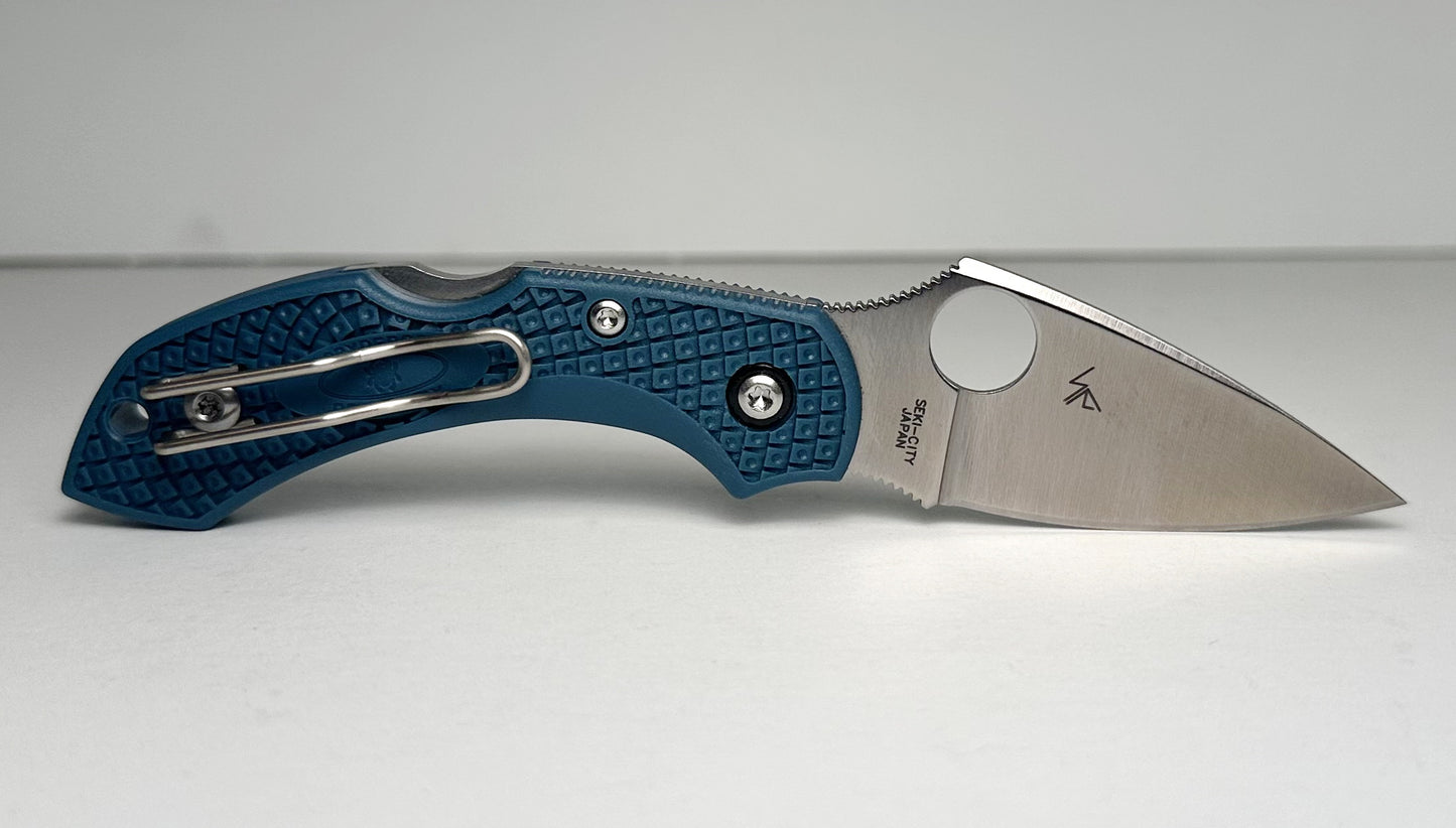 Spyderco Dragonfly 2 C28FP2K390 Pre-Owned - Satin 2.3" Bohler K390 Drop Point Blade & Blue FRN Handle Scales - Lockback Manual w/ Round Thumb Hole | Made in Japan