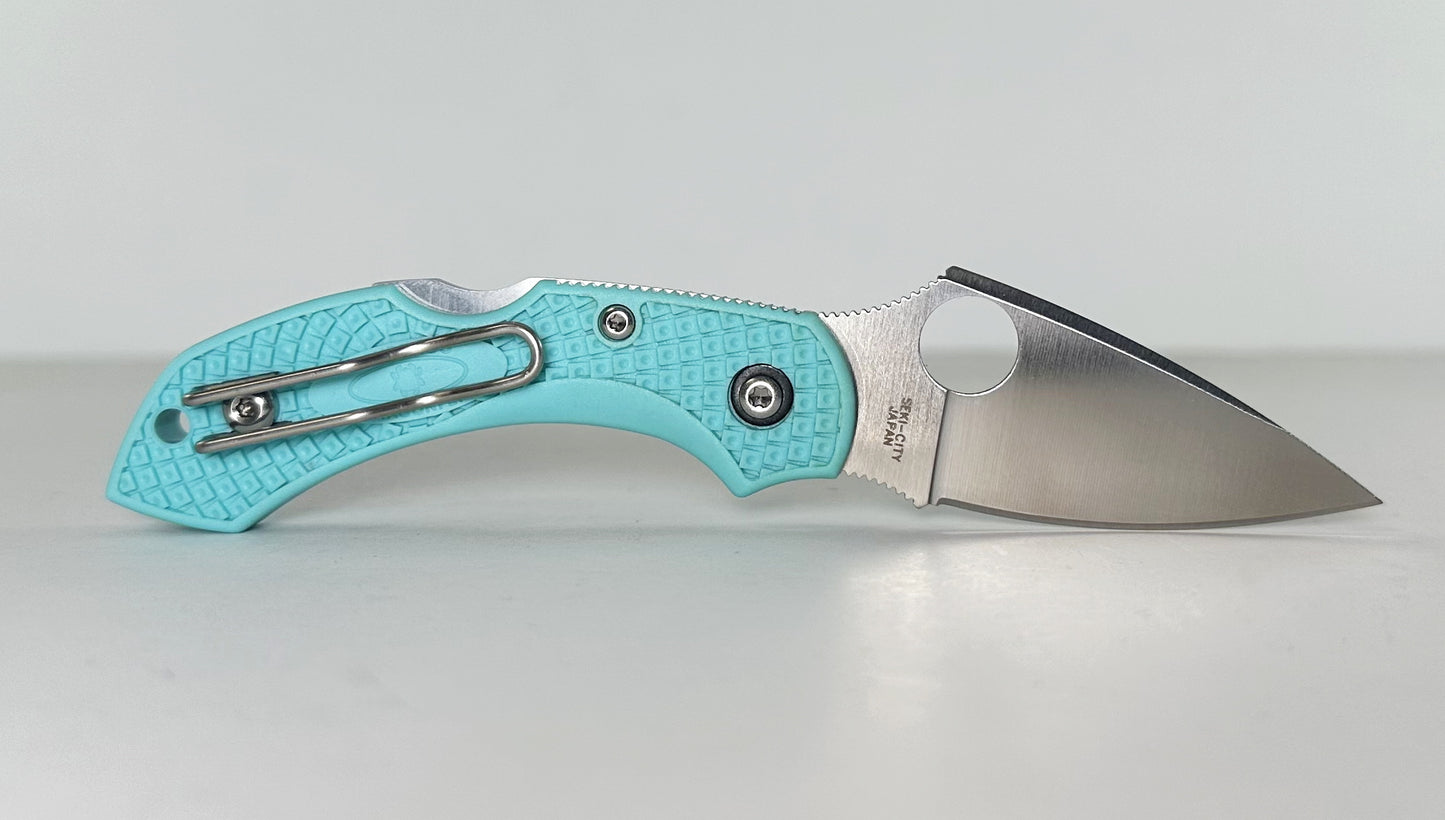 Spyderco Dragonfly 2 Teal C28FPTL2 Pre-Owned Exclusive - Satin 2.3" CPM-S30V Leaf Blade & Teal FRN Handle Scales - Lockback w/ Round Thumb Hole | Made in Japan