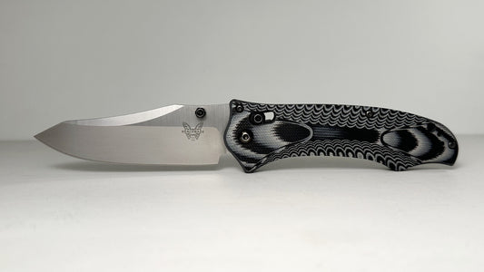 Benchmade Rift 950 Pre-Owned LNIB - Satin 3.7" 154CM Modified Reverse Tanto Blade & Black / Gray G-10 Handle Scales - AXIS Bar-Lock Folder w/ Dual Studs | Made in USA