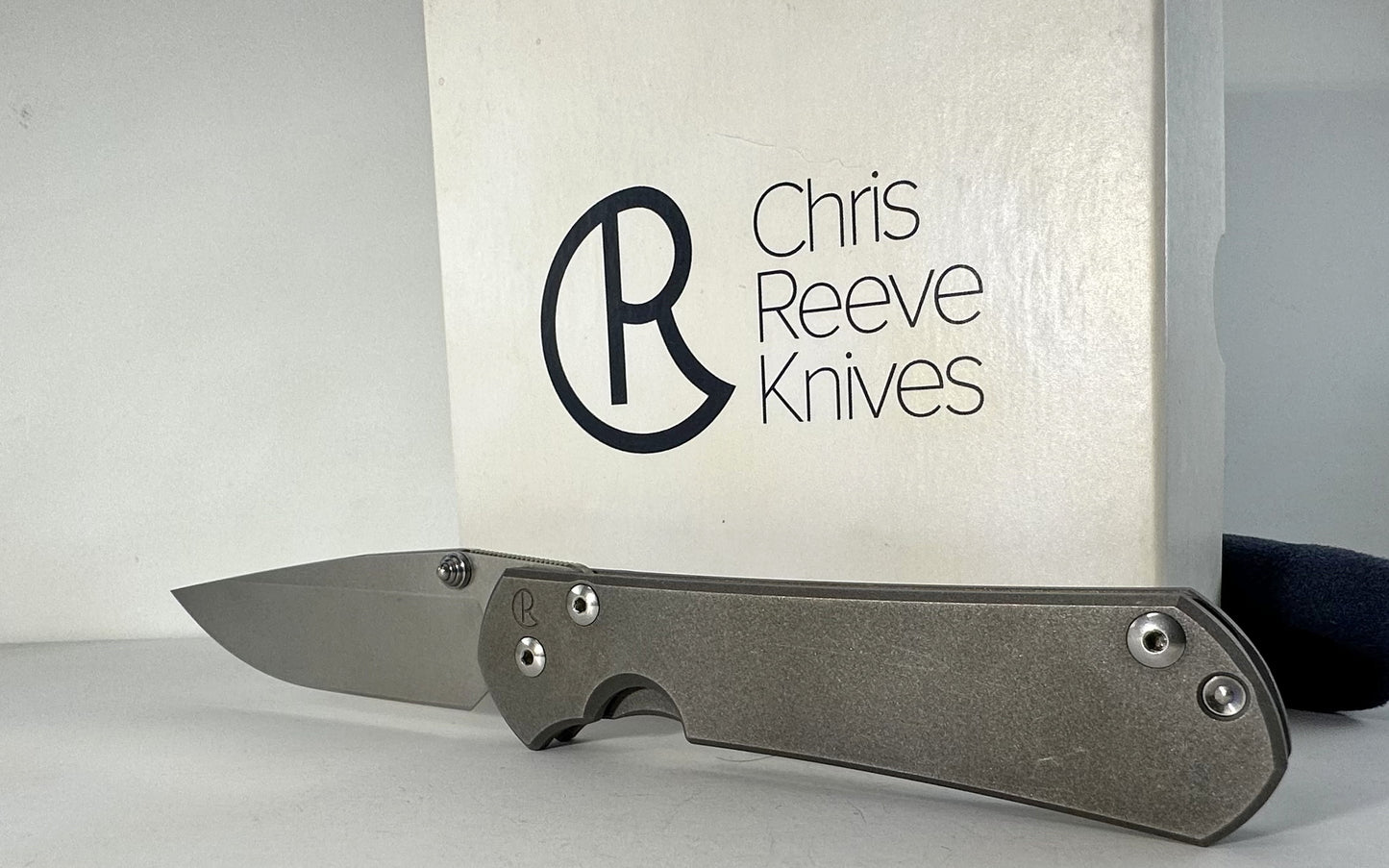 Chris Reeve Knives Sebenza 31 Large PRE-OWNED Drop Point in Stonewashed CPM S45VN | Sandblasted 6AL4V Titanium Frame Lock Handle