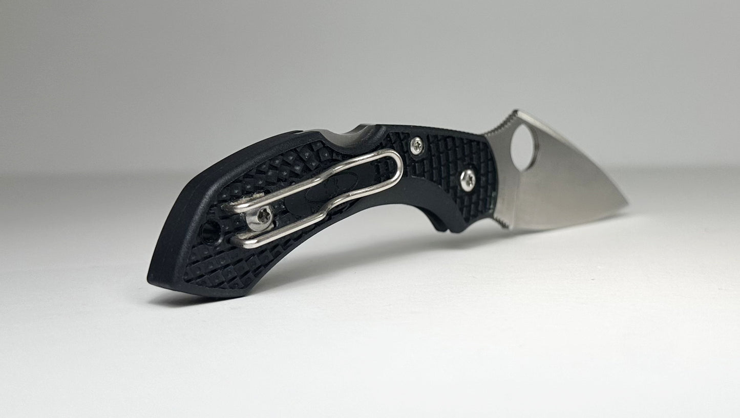 Spyderco Dragonfly 2 C28PBK2 Pre-Owned -Satin 3.45" VG-10 Leaf-Shaped Drop Point Blade - Black FRN Handle Scales - Lockback Manual w/ Round Thumb Hole | Made in Japan