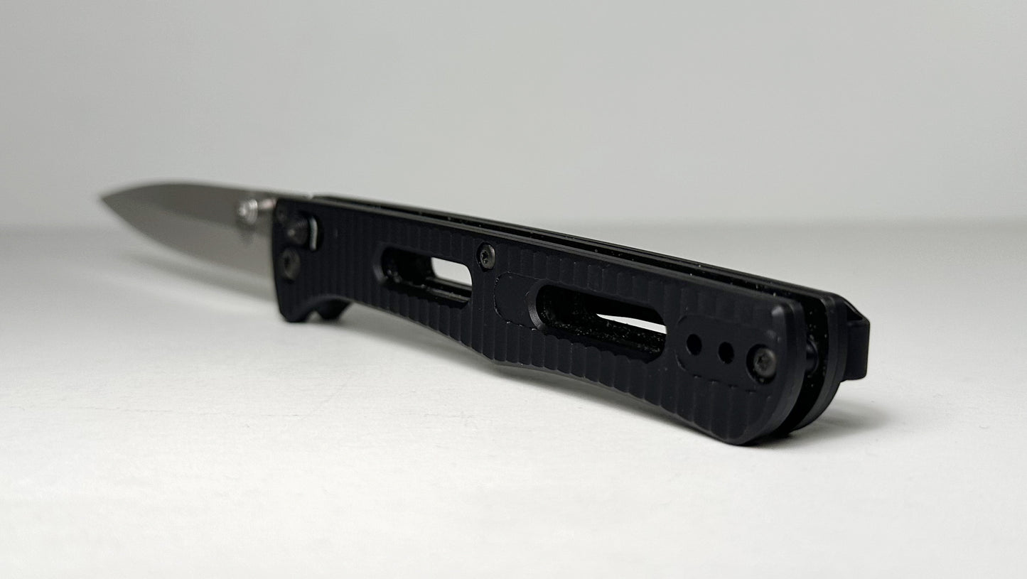 Benchmade Fact 417 Pre-Owned 1st Prod. - Satin 3.95" CPM-S30V Spear Point Blade & Black Grooved Aluminum Handle Scales - AXIS Bar Lock Folder w/ Dual Studs | Made in USA