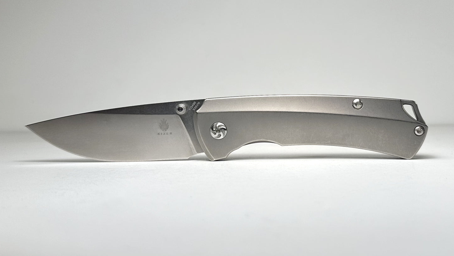 Kizer | Uli Hennicke T1 Ki3490 Pre-Owned - Stonewash 3.25" CPM-S35VN Drop Point Blade & 6AL4V Titanium Handle - Ti Frame Lock w/ Dual Studs | Made in China